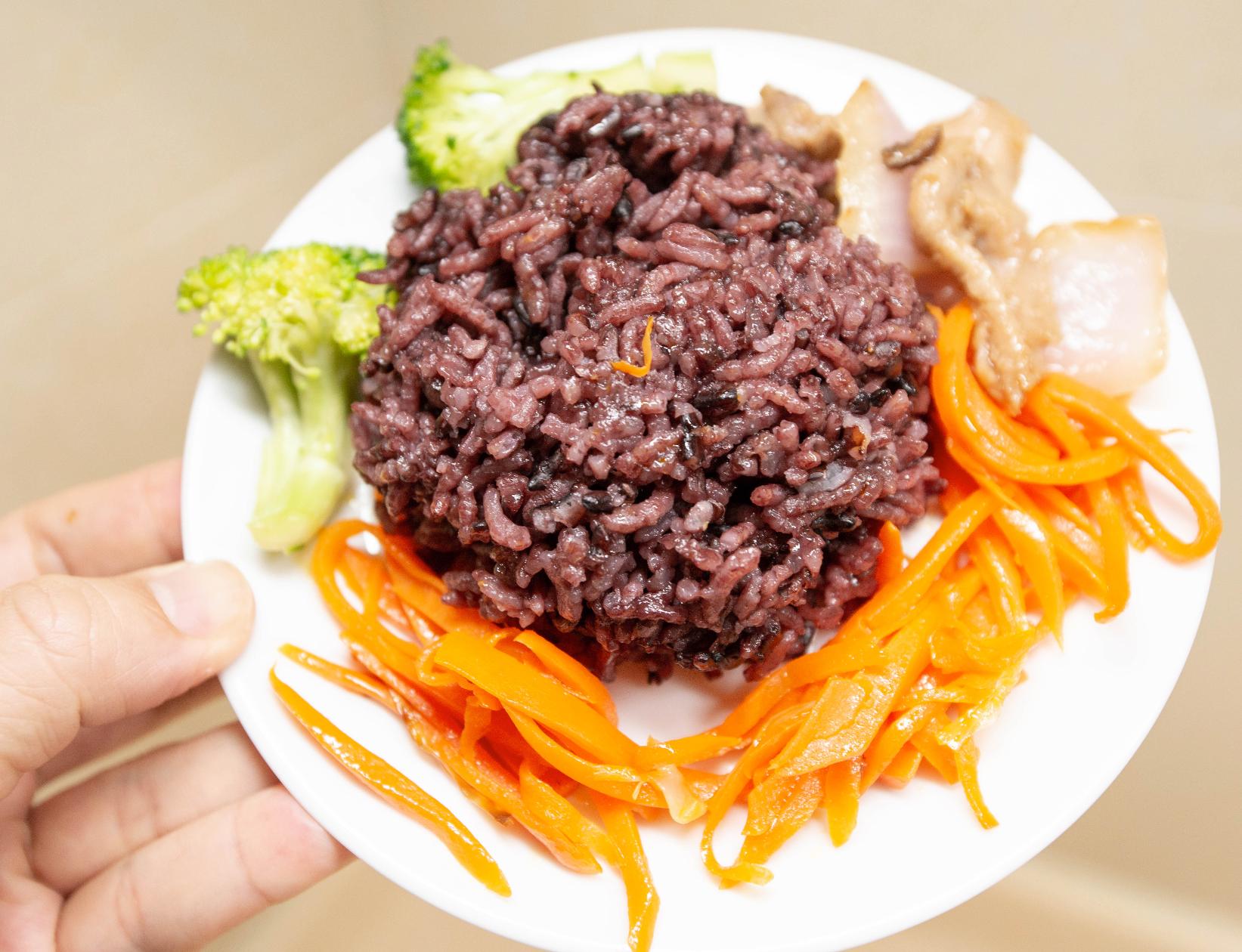 米饭煮的好和电饭煲有关系么,煮了5天的米饭还能吃吗