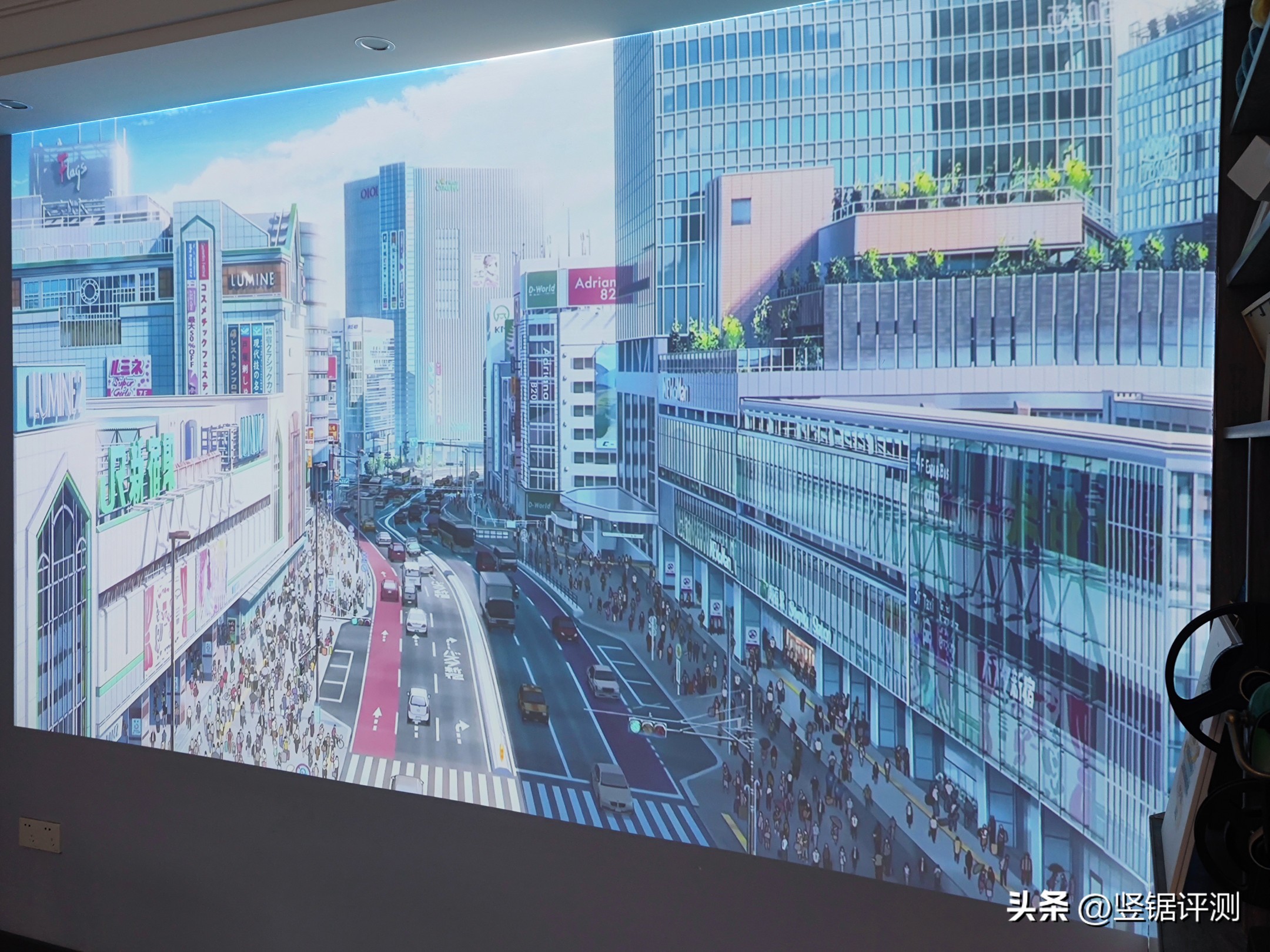 能将空墙变成“百英寸电视”？慧示全能投PLUSH3超短焦投影仪评测