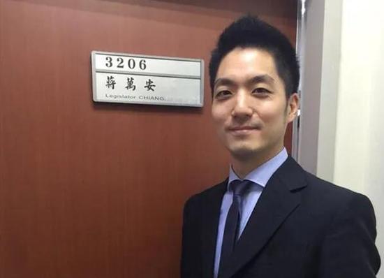 蒋介石曾孙抵达上海出席“双城论坛”，参观后坦言：印象非常深刻