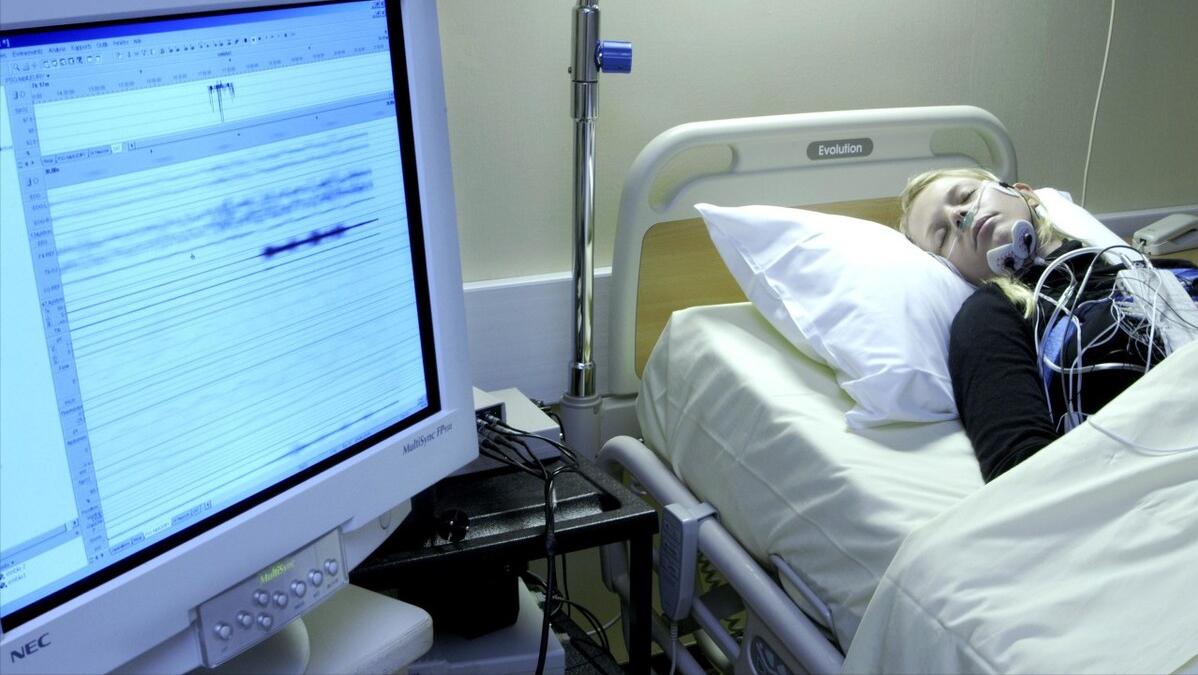 美国一女子穿短牛仔裤进急救室,美国女子穿牛仔短裤新闻