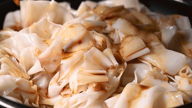 “搞什么，这大排档开到9点，老板就叫我走？”