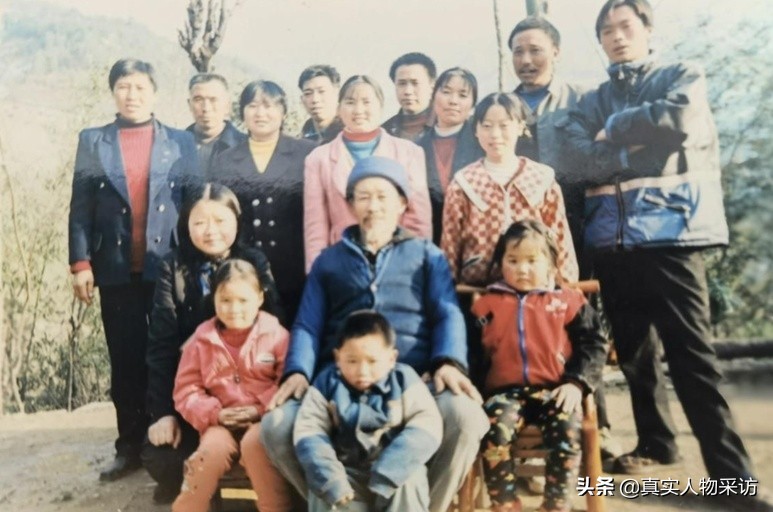 80鍚庡皬浼欒浆琛屽綋鍐滄皯,灞辨潙杩斾埂鍒涗笟