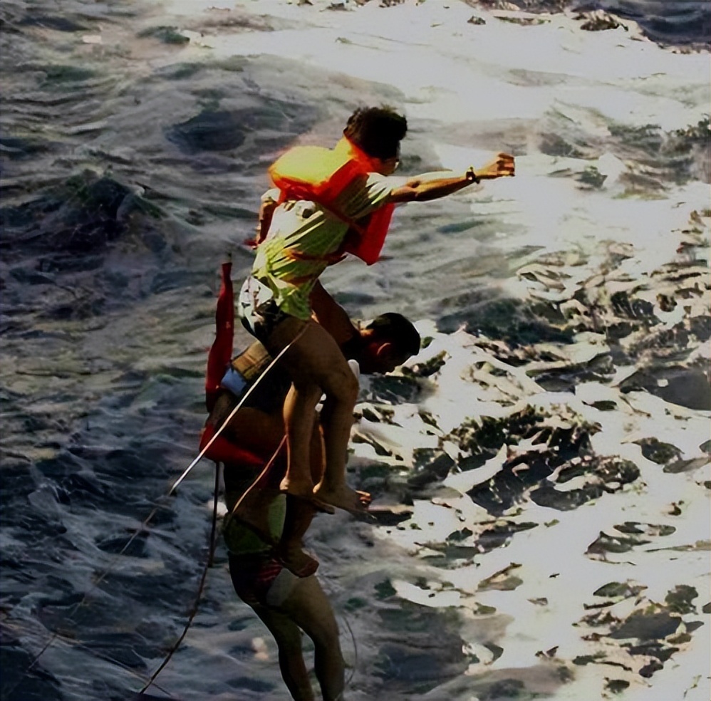 香港人看陈毓祥,陈毓祥牺牲真实视频