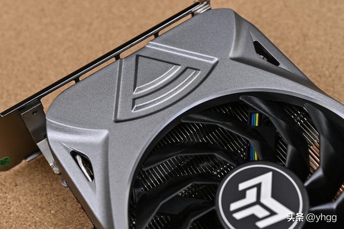 七彩虹主板b760和影驰760,七彩虹b760冰霜对比影驰b760