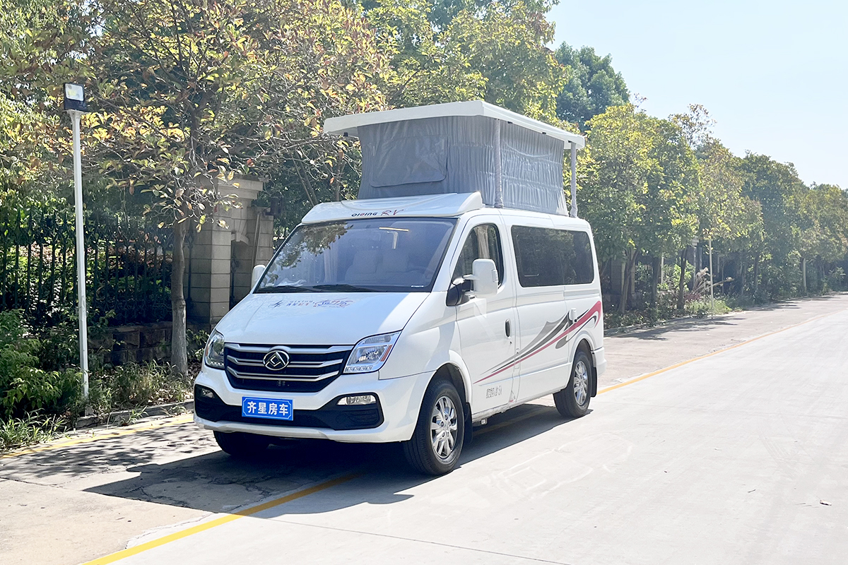 升顶b型房车可睡六人,升顶4座旅居车