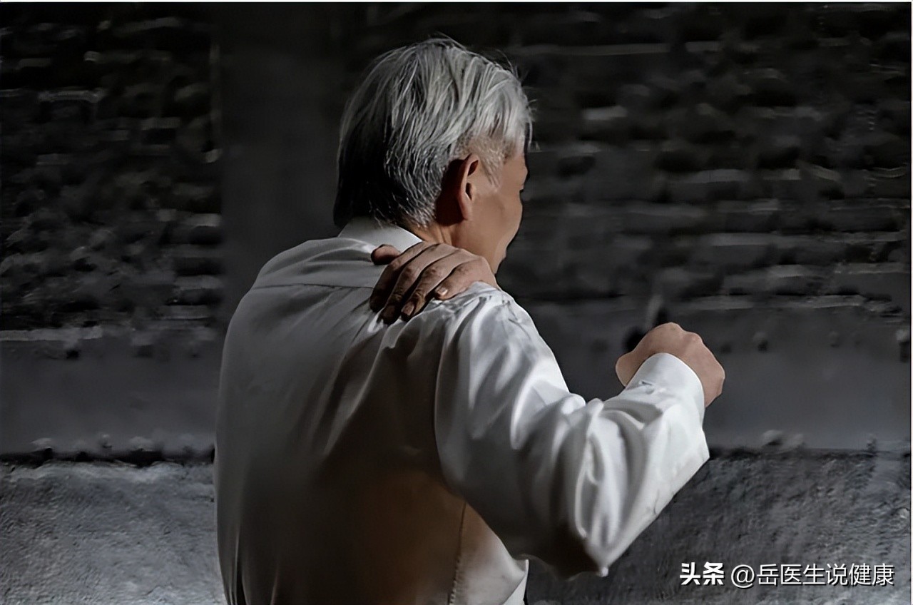 肺癌引起肩疼和一般肩疼区别,肩痛可能是肺癌早期