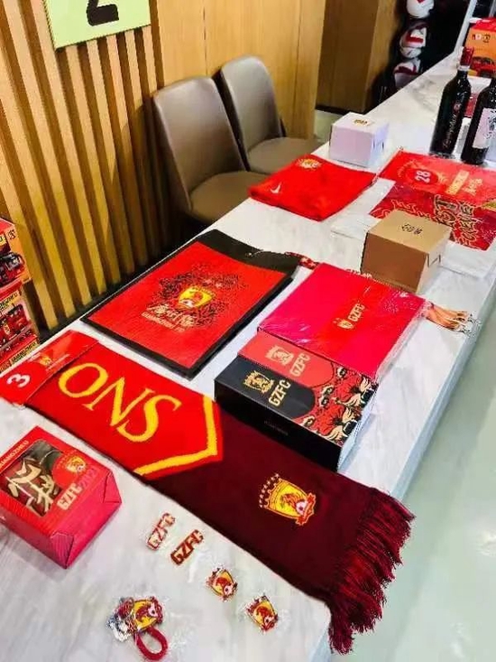 直播带货诱惑大，足球低谷期，各家球会嗅商机，广州队第一吃螃蟹
