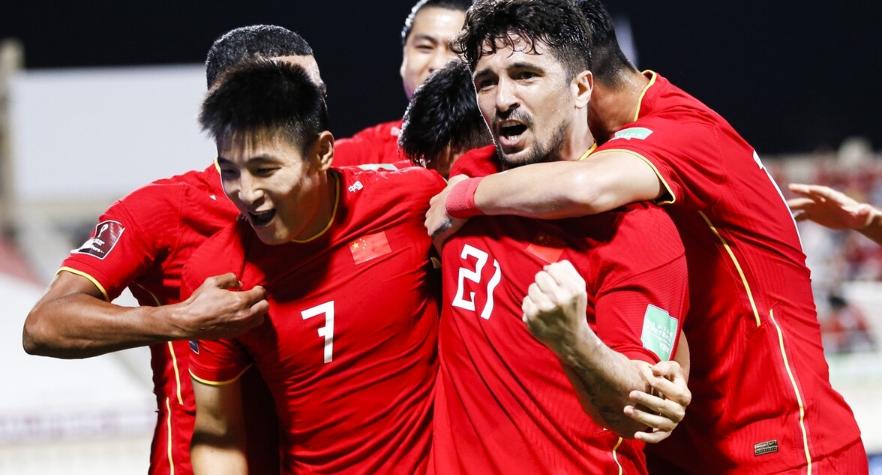 中国男足与世界强队的差距,国足一哥vs亚洲一哥