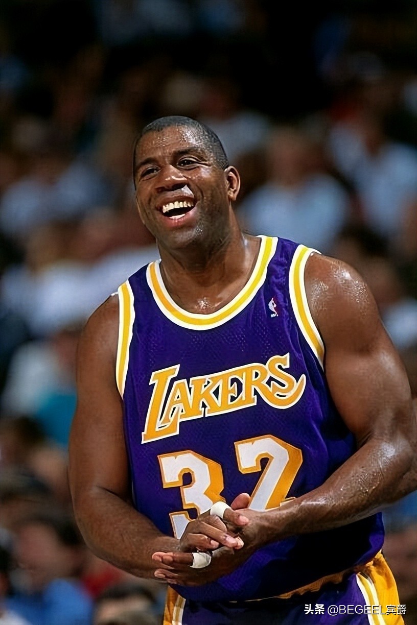 詹姆斯成为nba历史首位40000分先生,nba历史得分王詹姆斯穿着哪双鞋