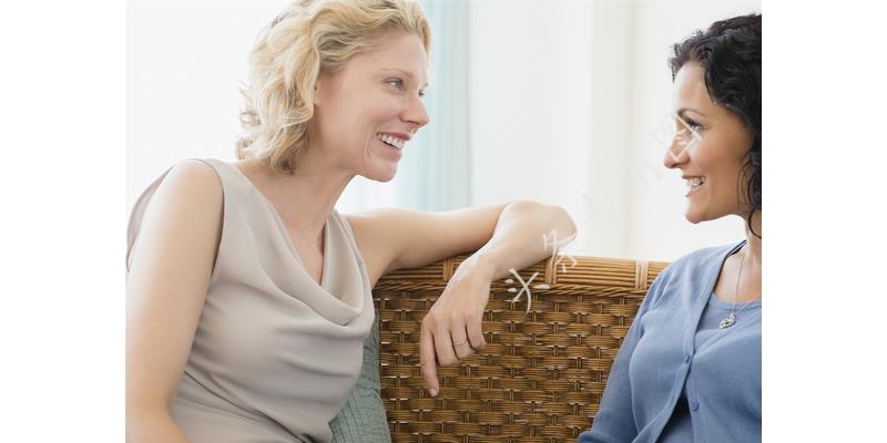 凤凰男母亲退出家族群：“红包你们发100，让我发8000，想得美”