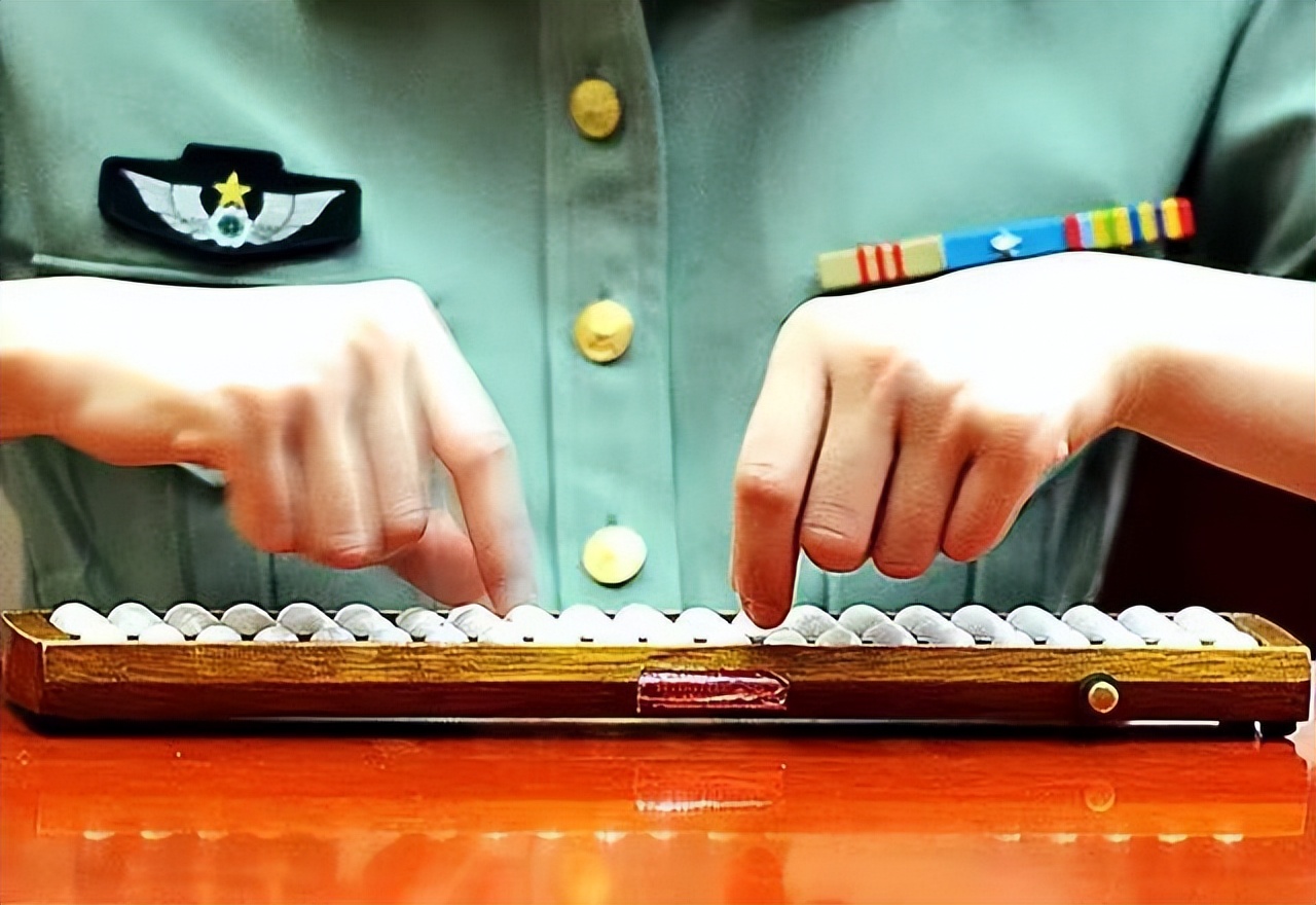 内蒙古6岁女孩入伍特种兵,内蒙古6岁女孩破格入伍