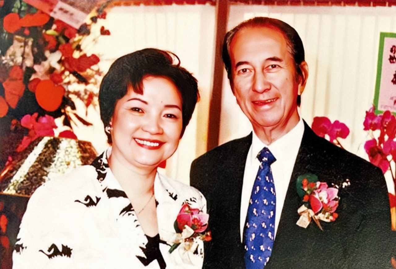 澳门司徒玉莲和崩牙合照,崩牙驹街市伟和好了吗