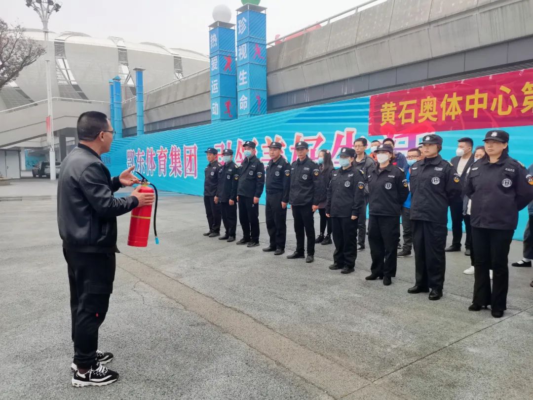 鄂州消防救援演练视频,武汉奥体中心消防演练