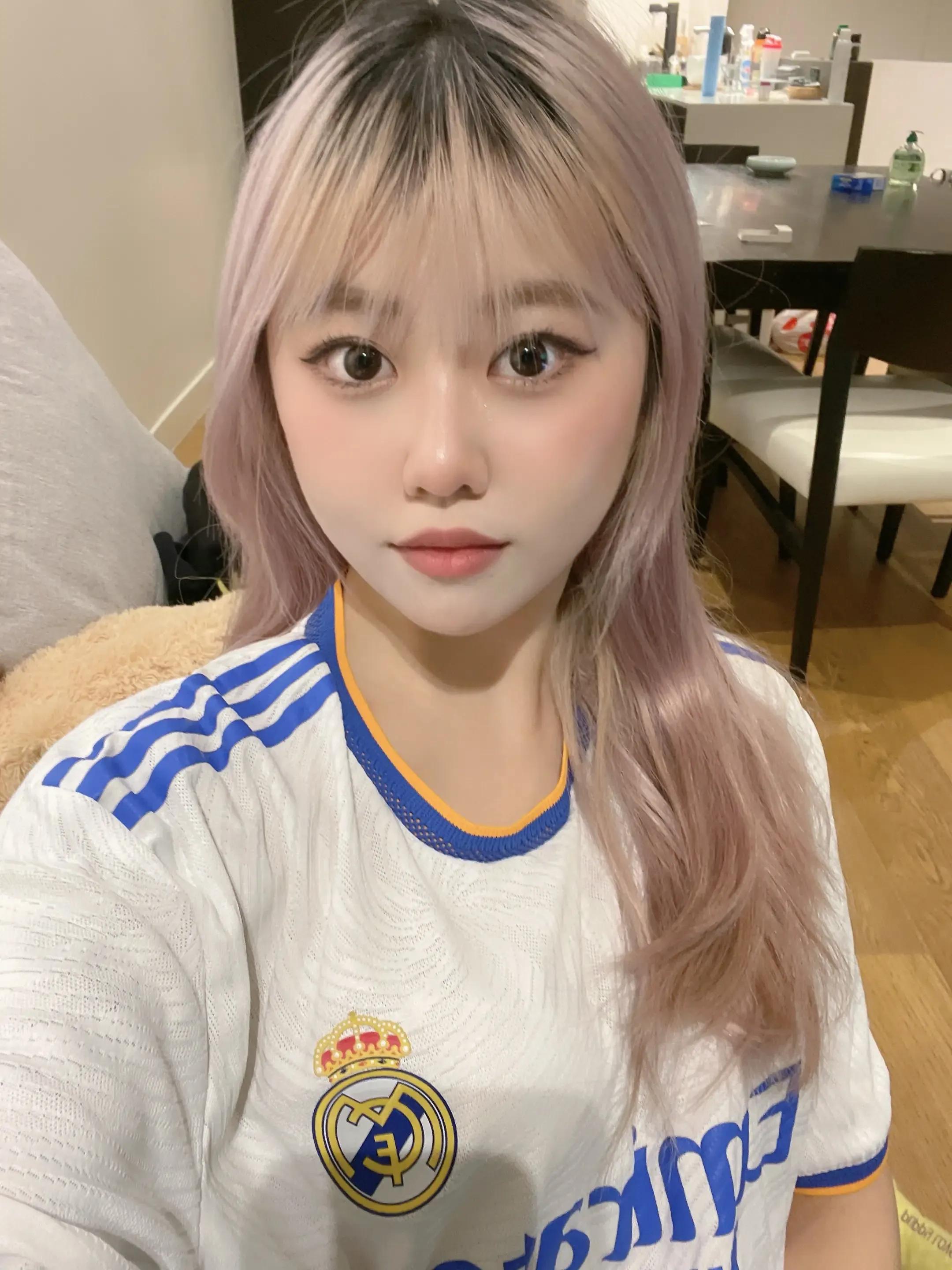 最受女人喜爱的足球,足球运动员都喜欢什么类型的女生