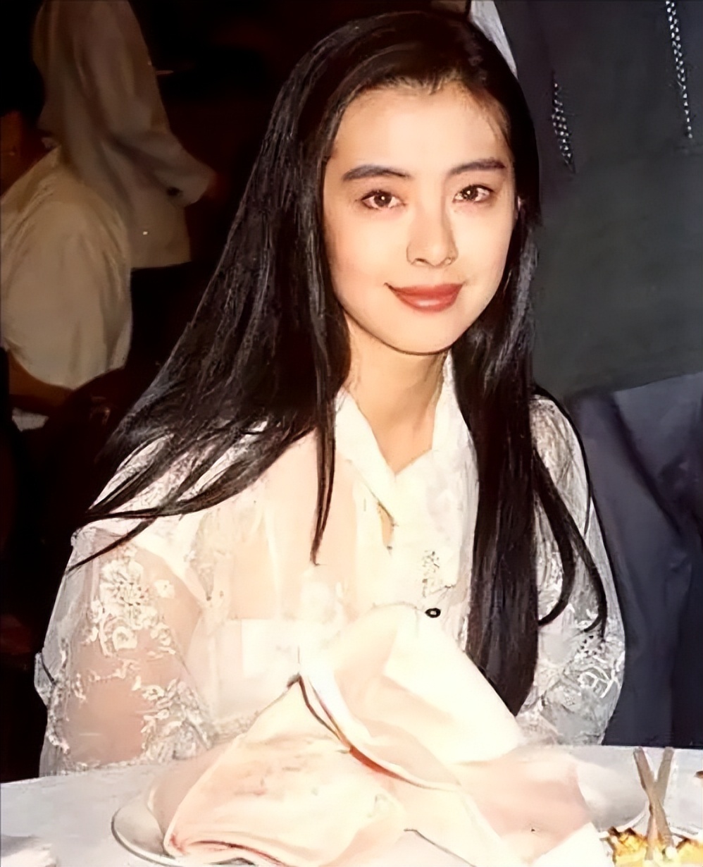 王祖贤为何在加拿大隐居原因揭秘,无儿无女晚年生活的电影