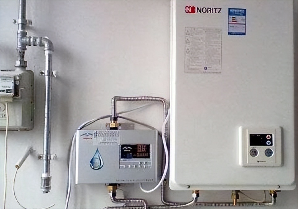 家里有小厨宝即热式好还是储水式,新安装小厨宝热水器出热水量少