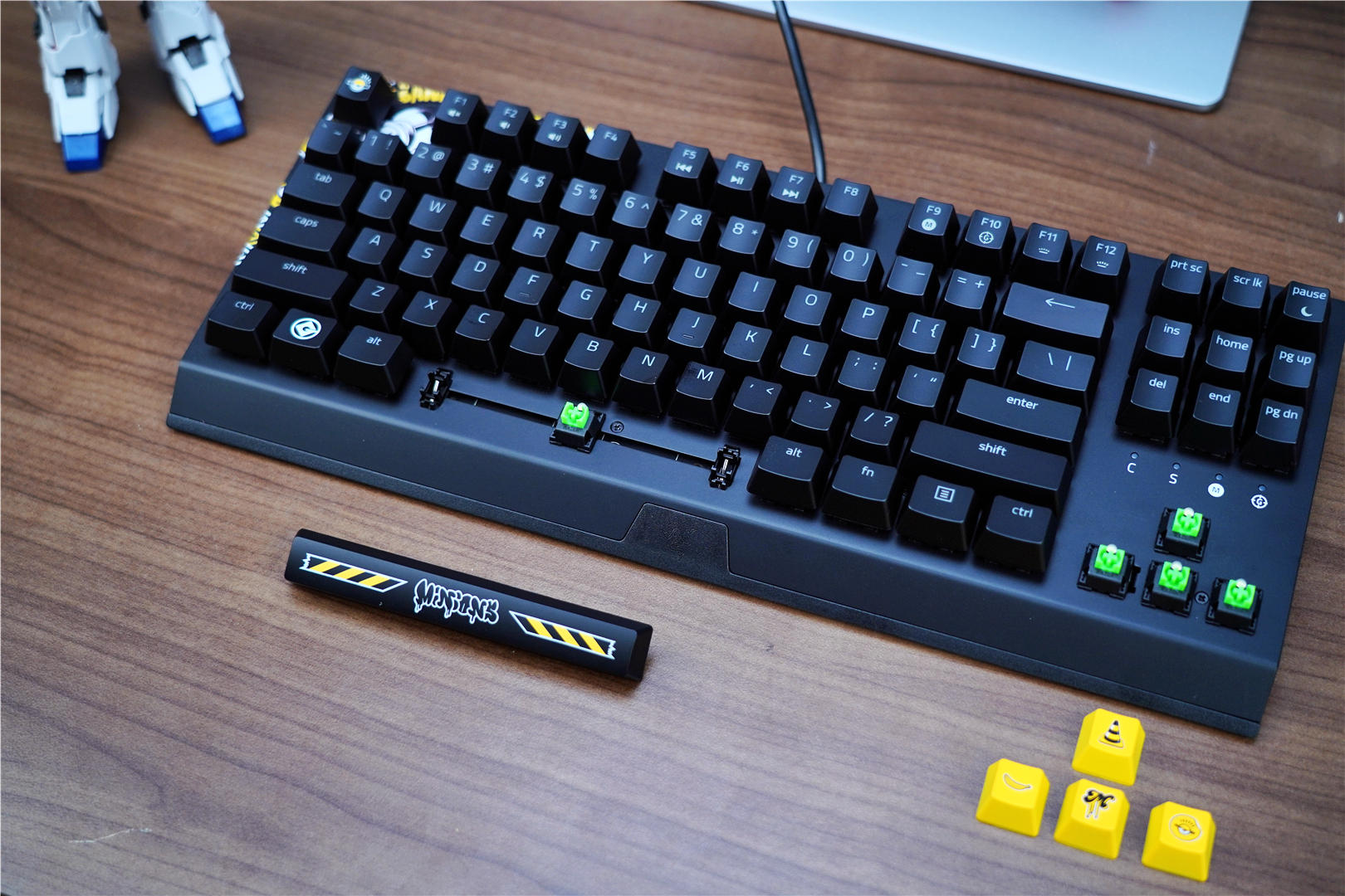 雷蛇黑寡妇小黄人联名,雷蛇小黄人什么时候发布的