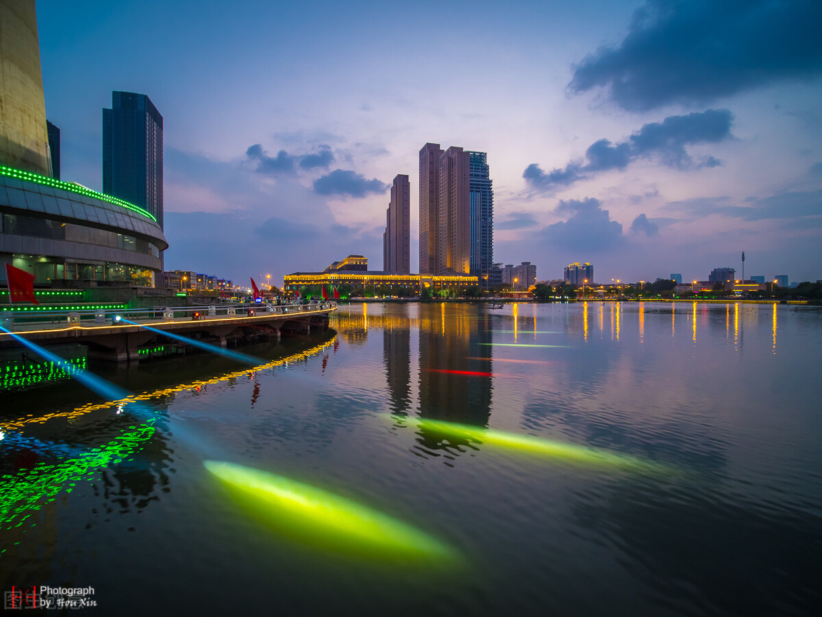 天津天塔风景,天津天塔灯光秀