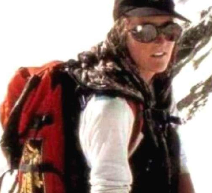 珠穆朗玛峰睡美人冰封十年成路标,珠穆朗玛峰沉睡了20年的睡美人