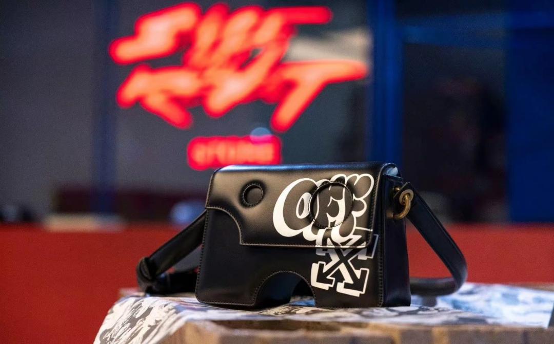 街头潮流闭店潮起，“接地气”能否别开生面？