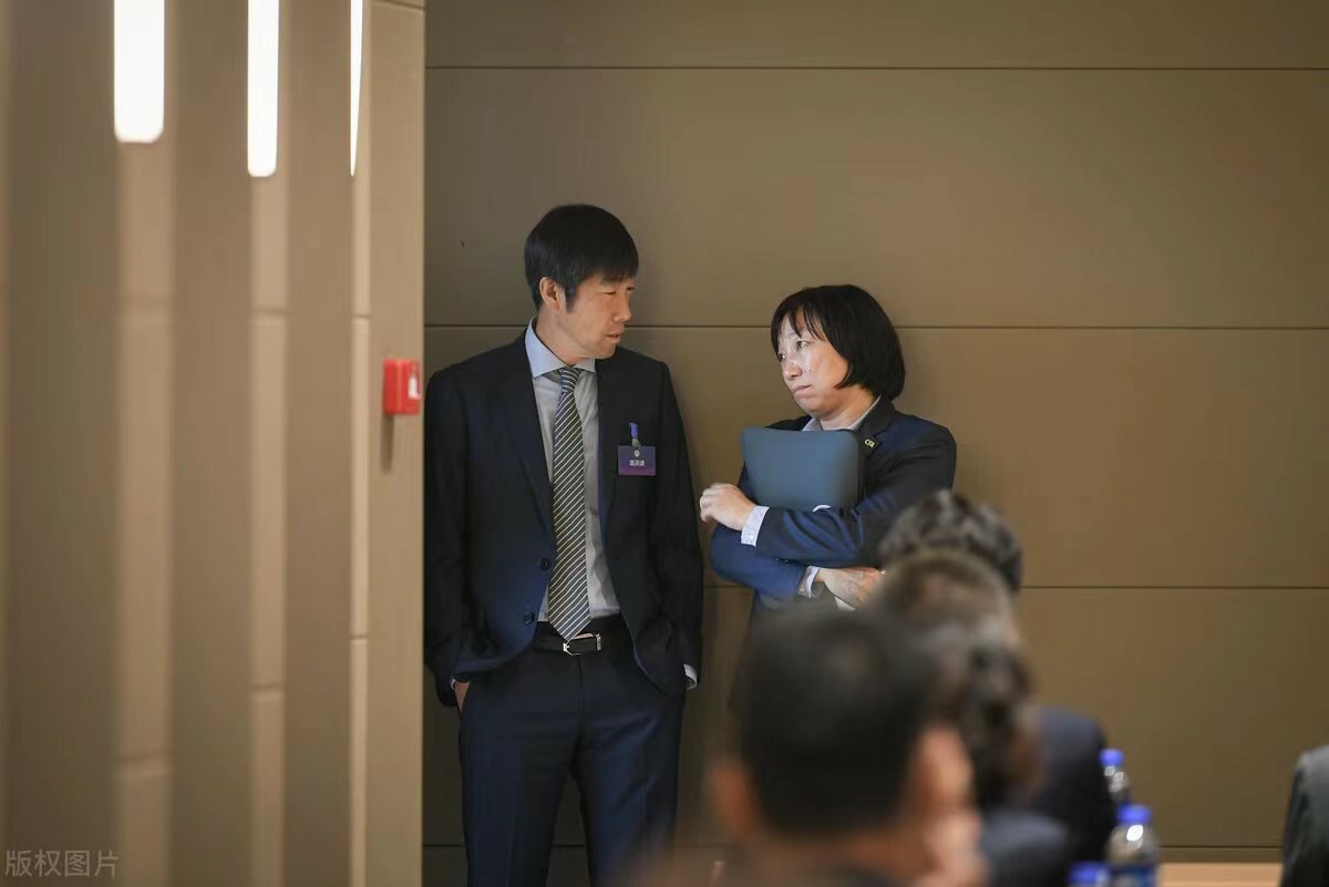 峰回路转赵新峰,高洪波下课中国足球命运何去何从