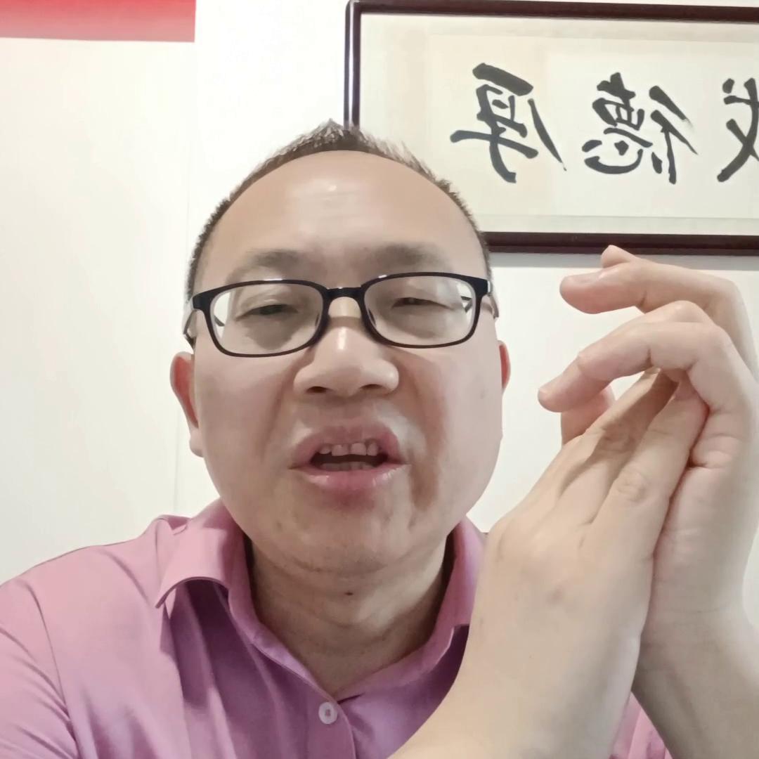 在工体拥抱梅西的少年发言,球场上突然跑上小男孩拥抱梅西