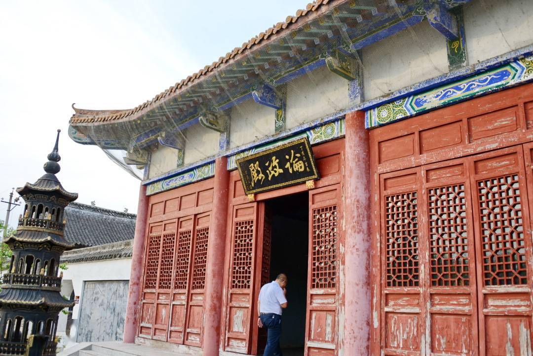 叶公好龙里的叶公是一个怎样的人,叶公好龙中叶公是个什么样子的人