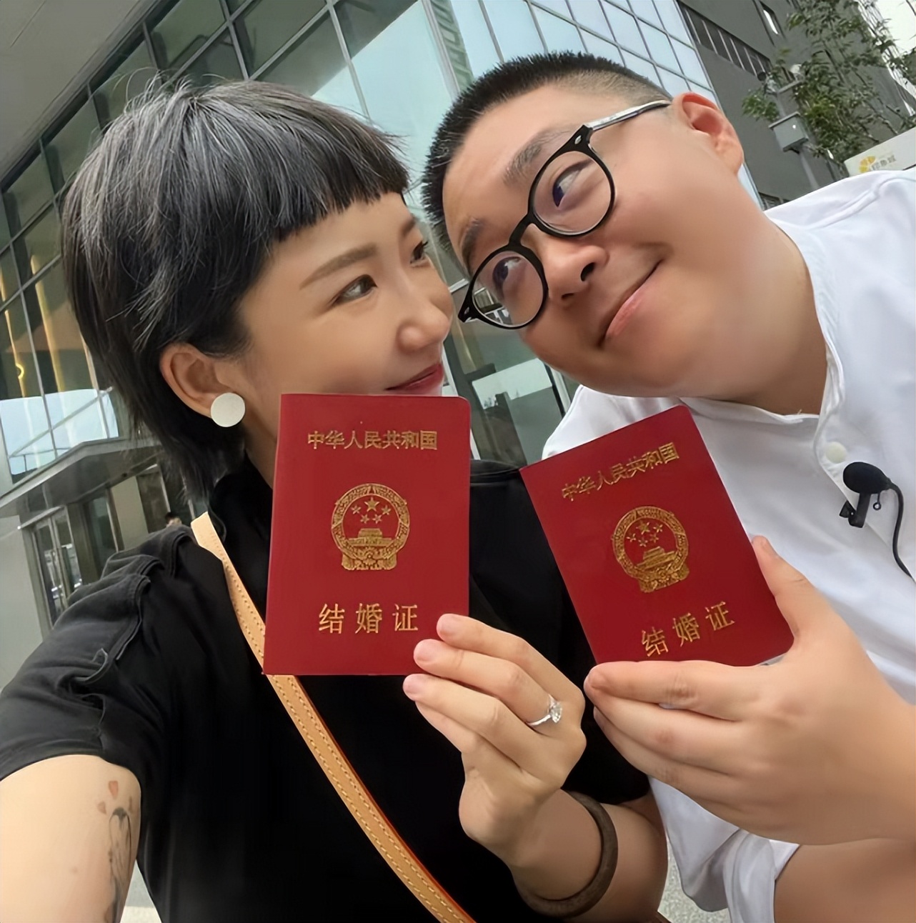 郝劭文晒婚纱照和妻子秀恩爱,郝劭文结婚感言