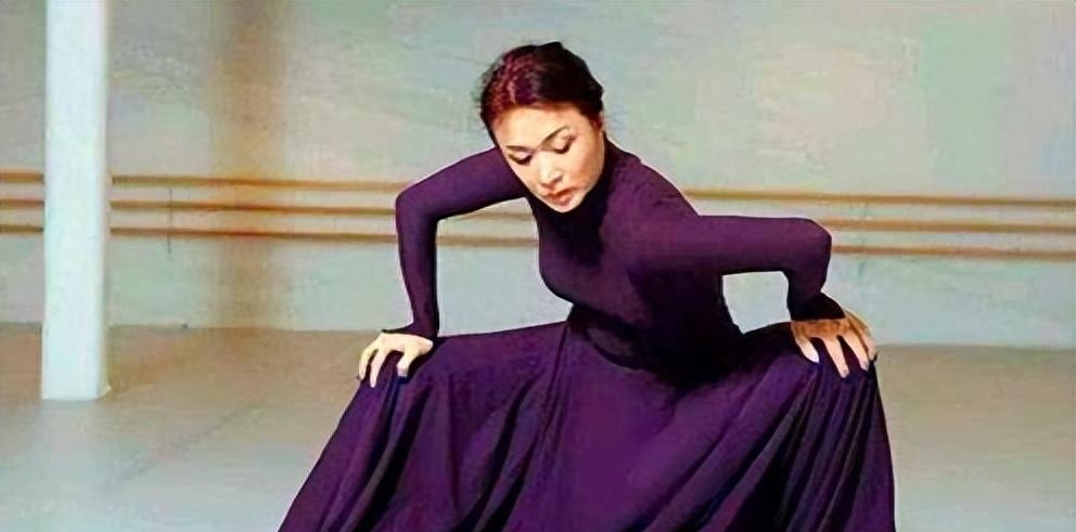 54岁金星重回男儿身现身机场,55岁金星重回男儿身了吗