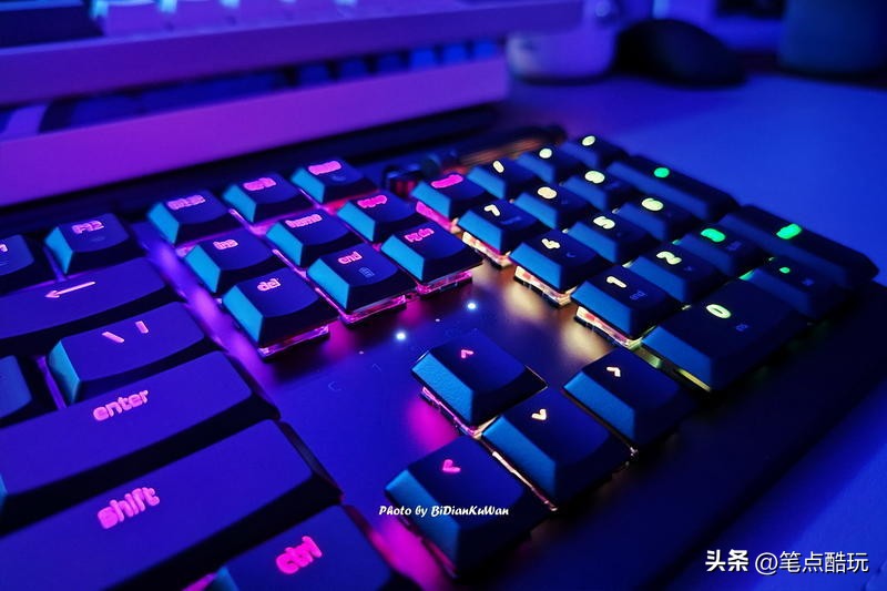 雷蛇噬魂金蝎v2紫轴无线版,雷蛇噬魂金蝎v2有线键盘膜