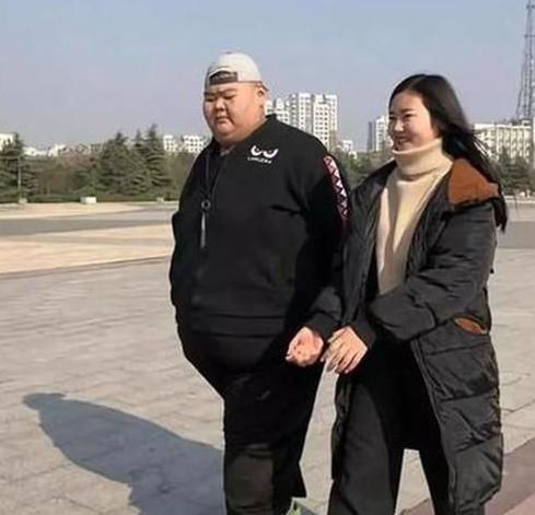 440斤帅小伙一年减去220斤,256斤小伙减掉100斤