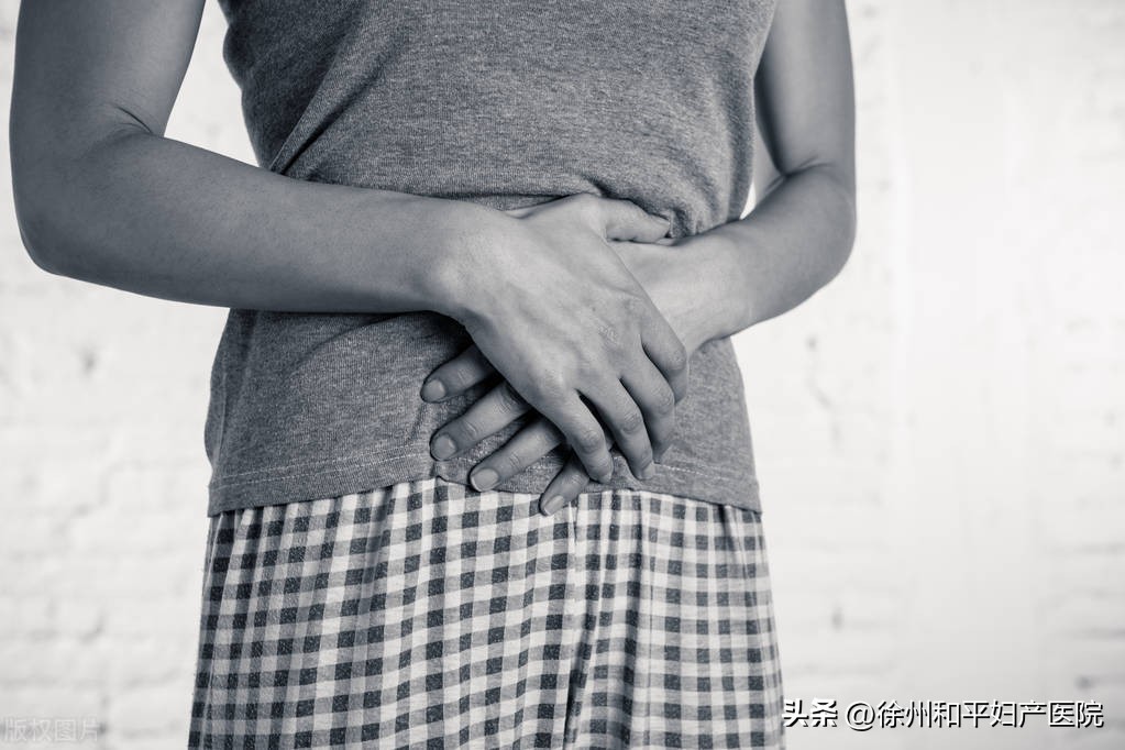 妇科总是湿的怎么回事,女性裤子湿湿的有白带是什么原因