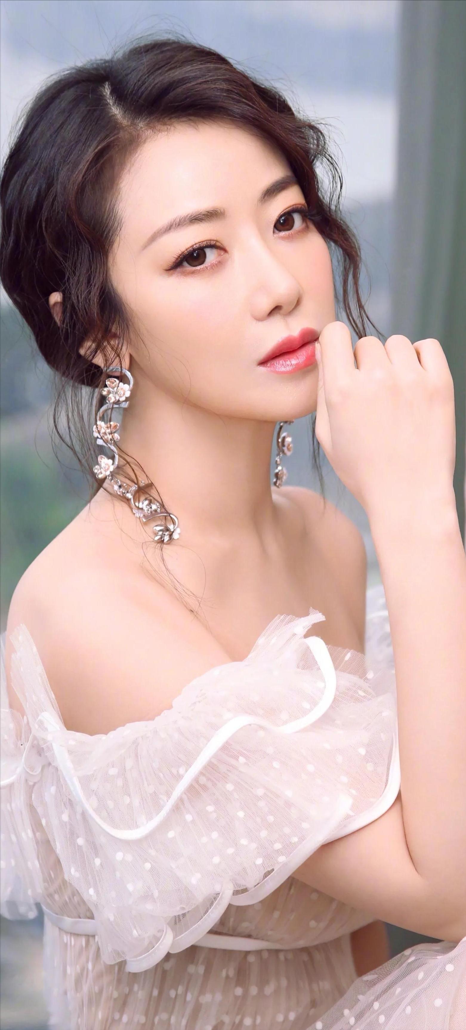 重庆最漂亮的4个女星,重庆最年轻的本土女明星