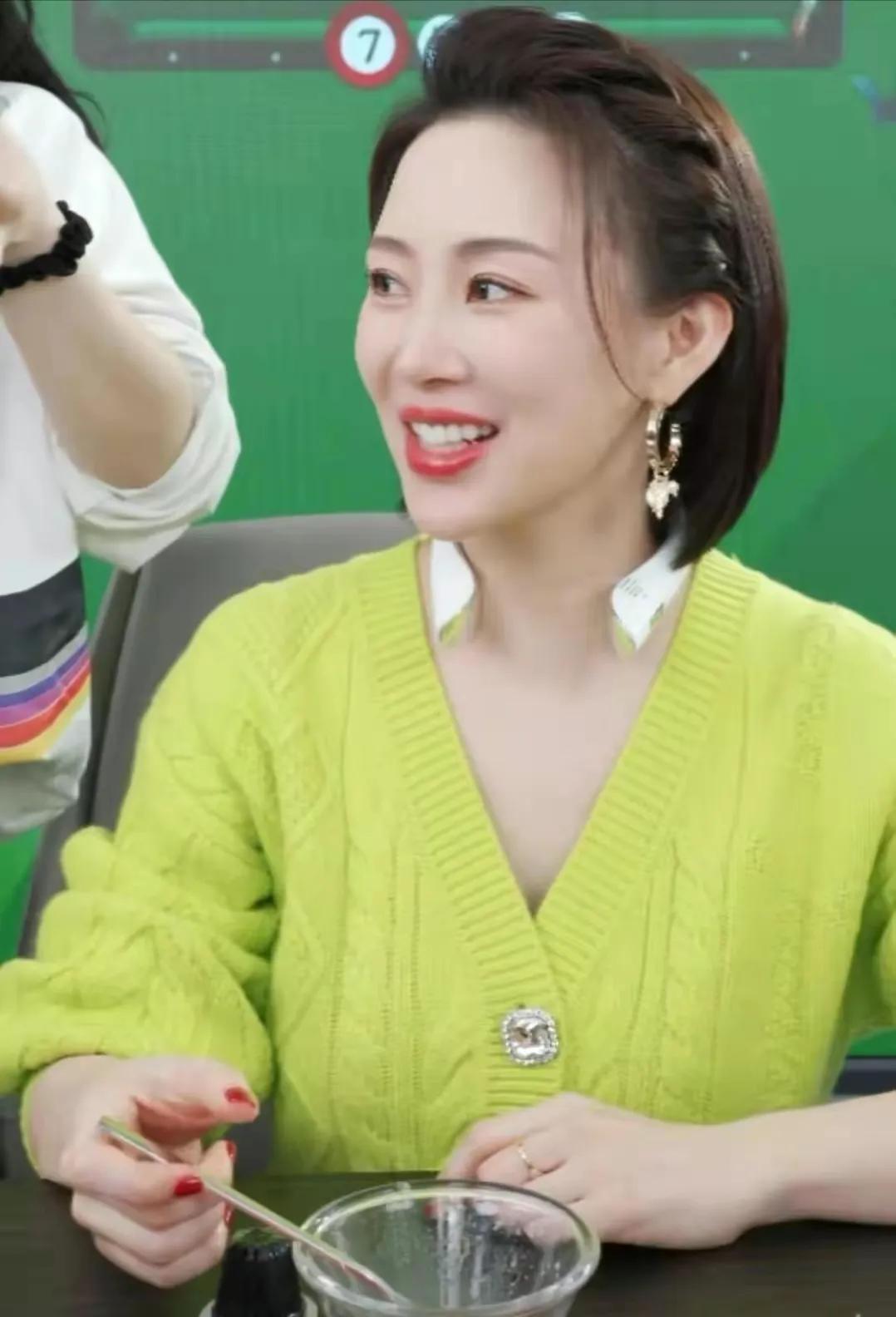 九球天后潘晓婷40多岁仍然单身,九球天后潘晓婷结过婚没有