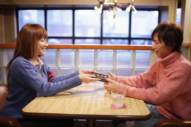 情人节送巧克力代表什么意思,在日本情人节送巧克力