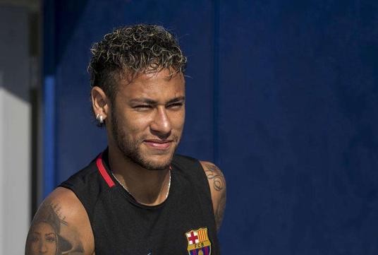 内马尔纹身全过程,内马尔的纹身