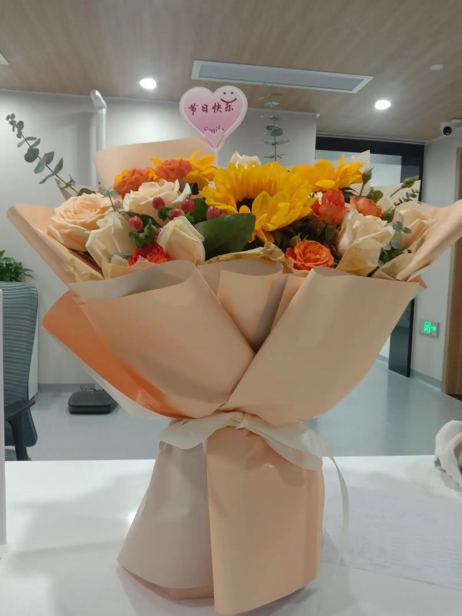 故事不长不难讲脸红相遇眼红收场,脸红相遇眼红散场故事不长也不难