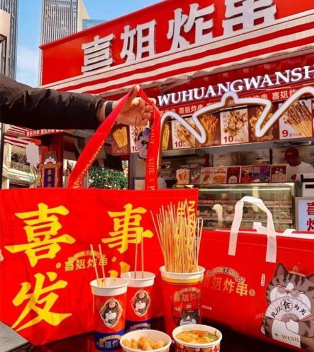 靠10平小店铺从月入5000到月入50000,靠十平米小店铺月挣10万