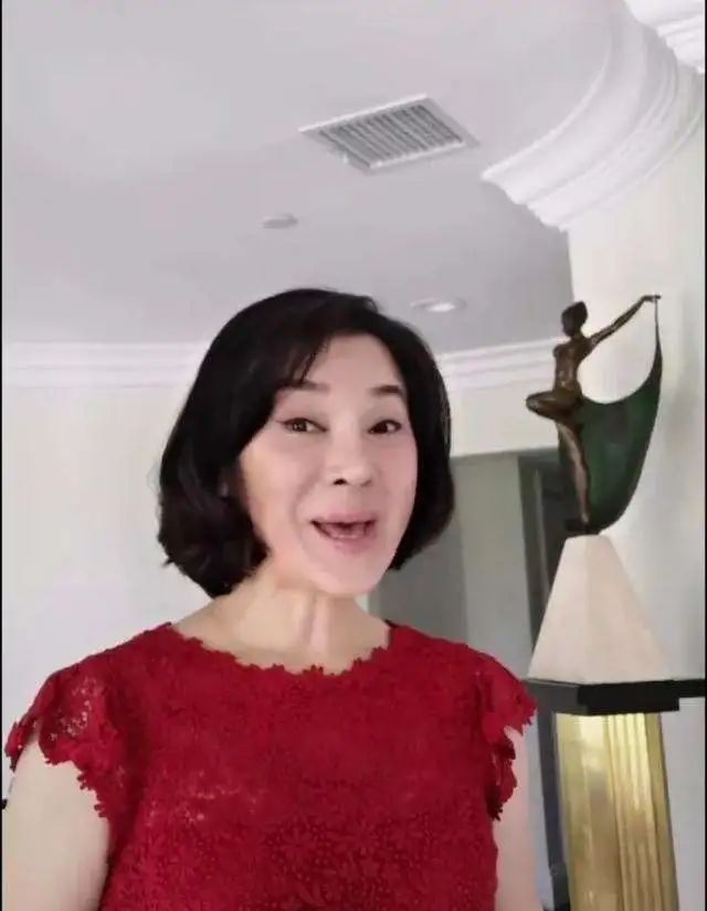 15位明星群居生活,15个过气演员