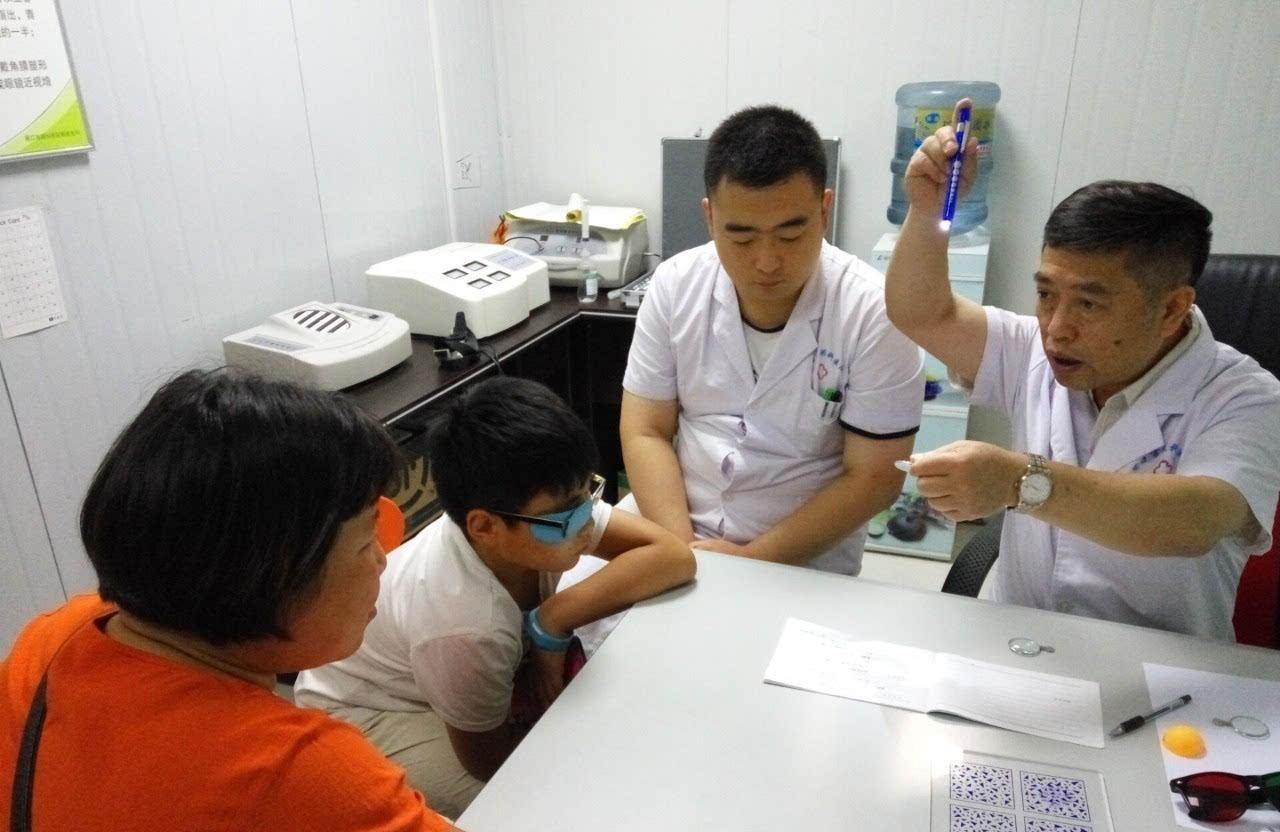 小孩脚疼是骨癌的征兆,11岁男孩患上严重骨癌