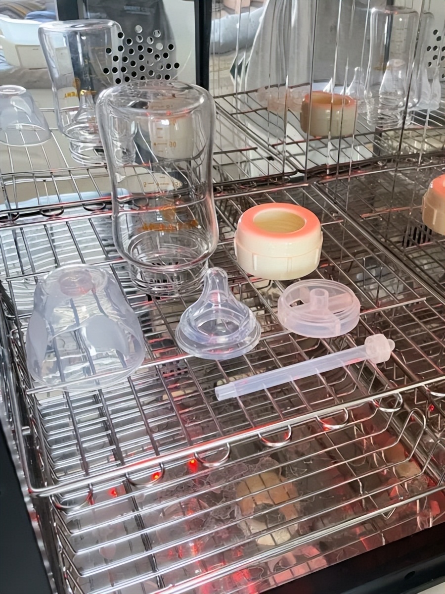 宝宝防胀气奶瓶正确的用法,婴儿防胀气奶瓶怎么挑选