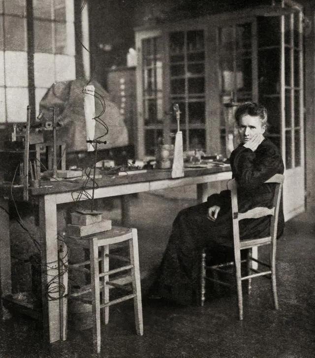 居里夫人说自信是一切成功的基石,居里夫人对科学执着吗