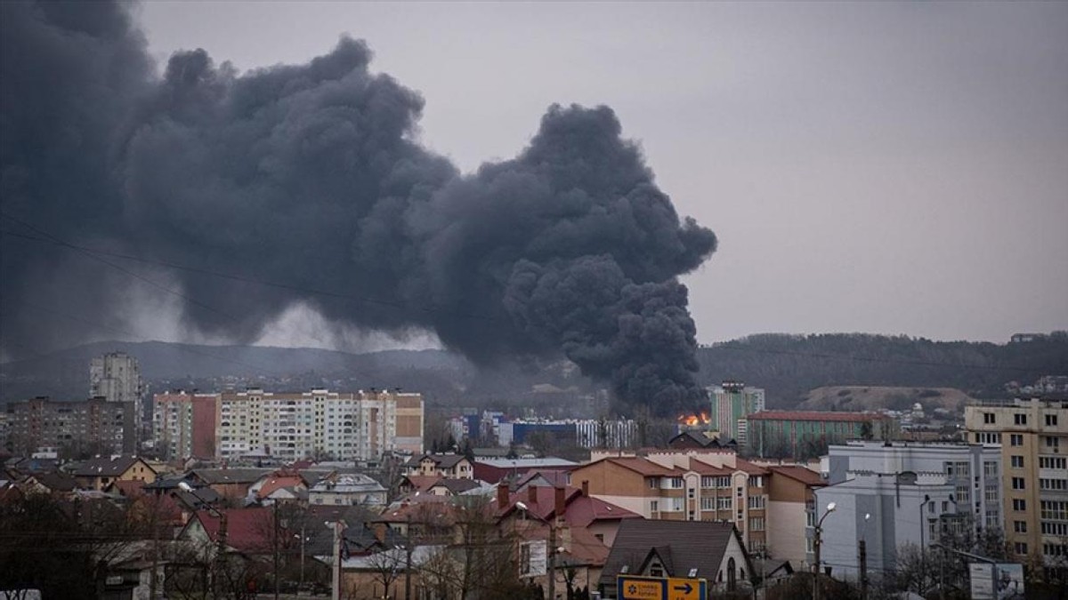 洪秀柱：“依美谋独”是异想天开，台湾别学乌克兰，美国不可靠