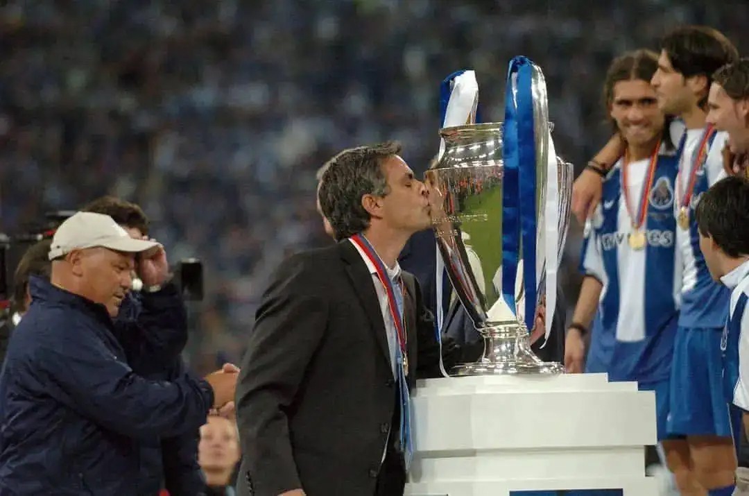 穆里尼奥背部纹身,穆里尼奥新纹身