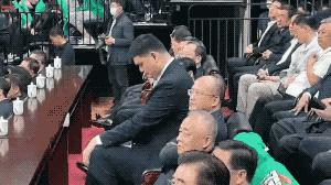 CBA中职篮下赛季闵鹿蕾会出任北京控股的主教练是一个劣质谣言。