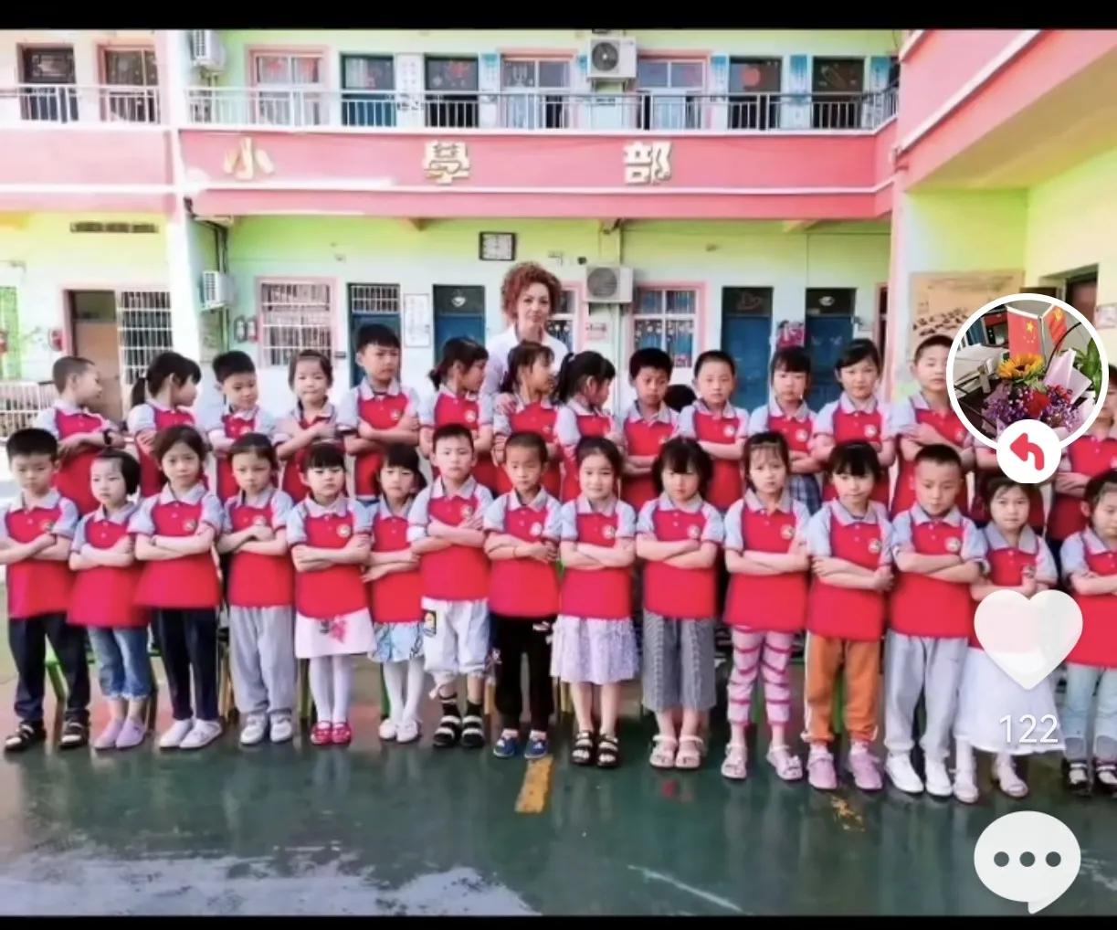 金凤凰儿童游玩区,金凤凰小朋友上学