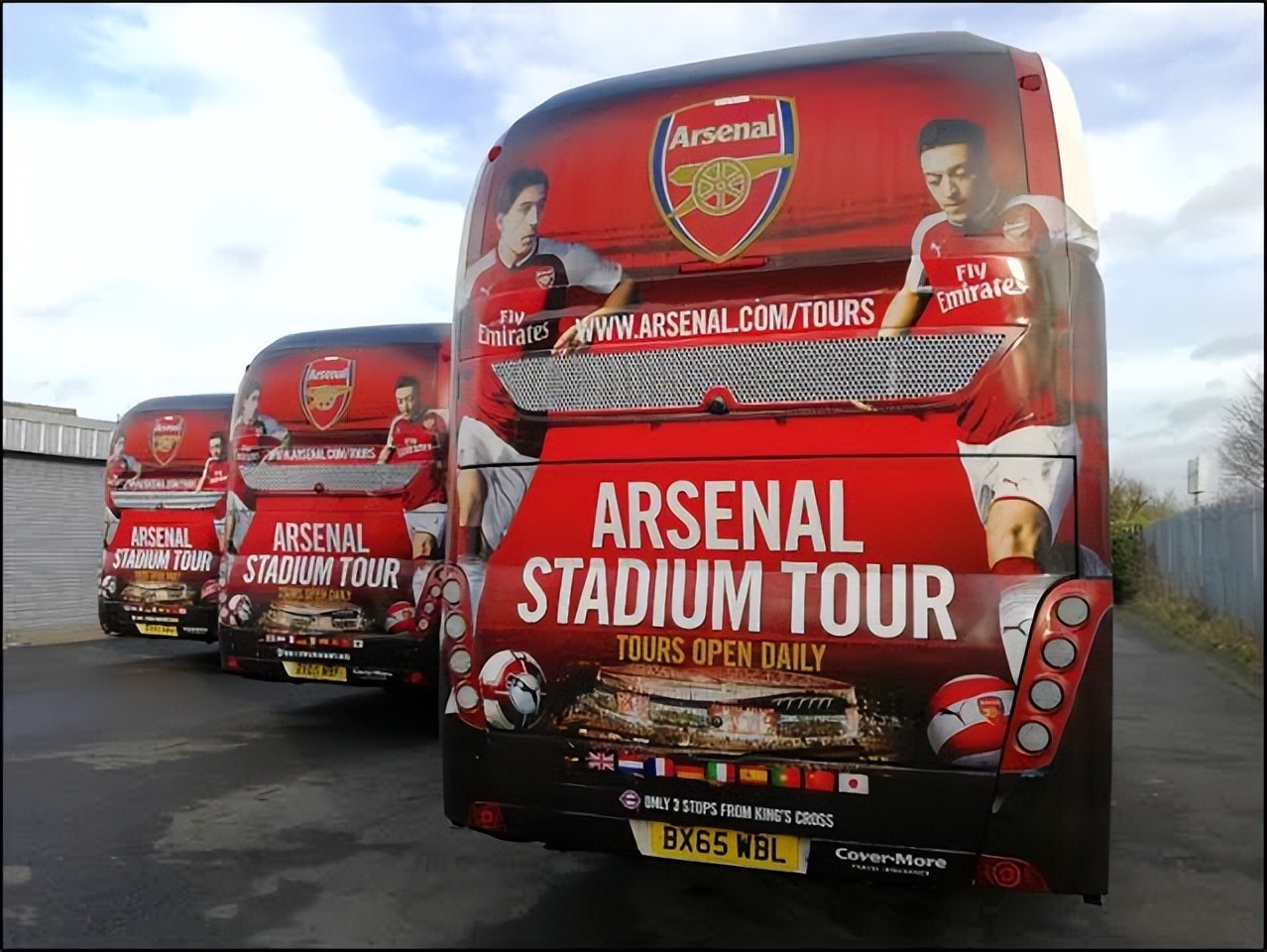 欧洲足球更衣室,欧洲足球大巴车品牌