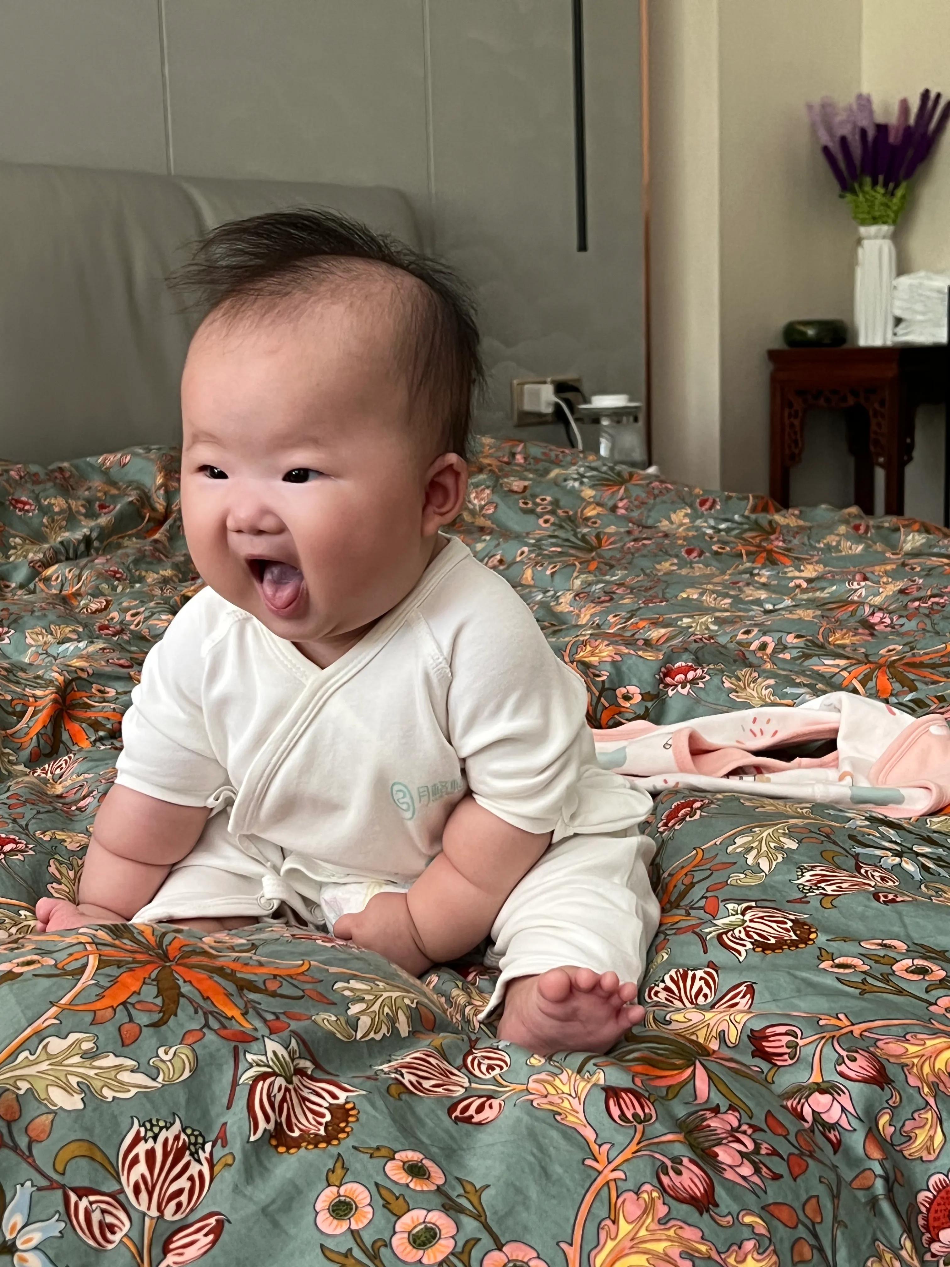 女儿四岁了头发很少,新生儿头发稀少还有必要剃胎毛吗