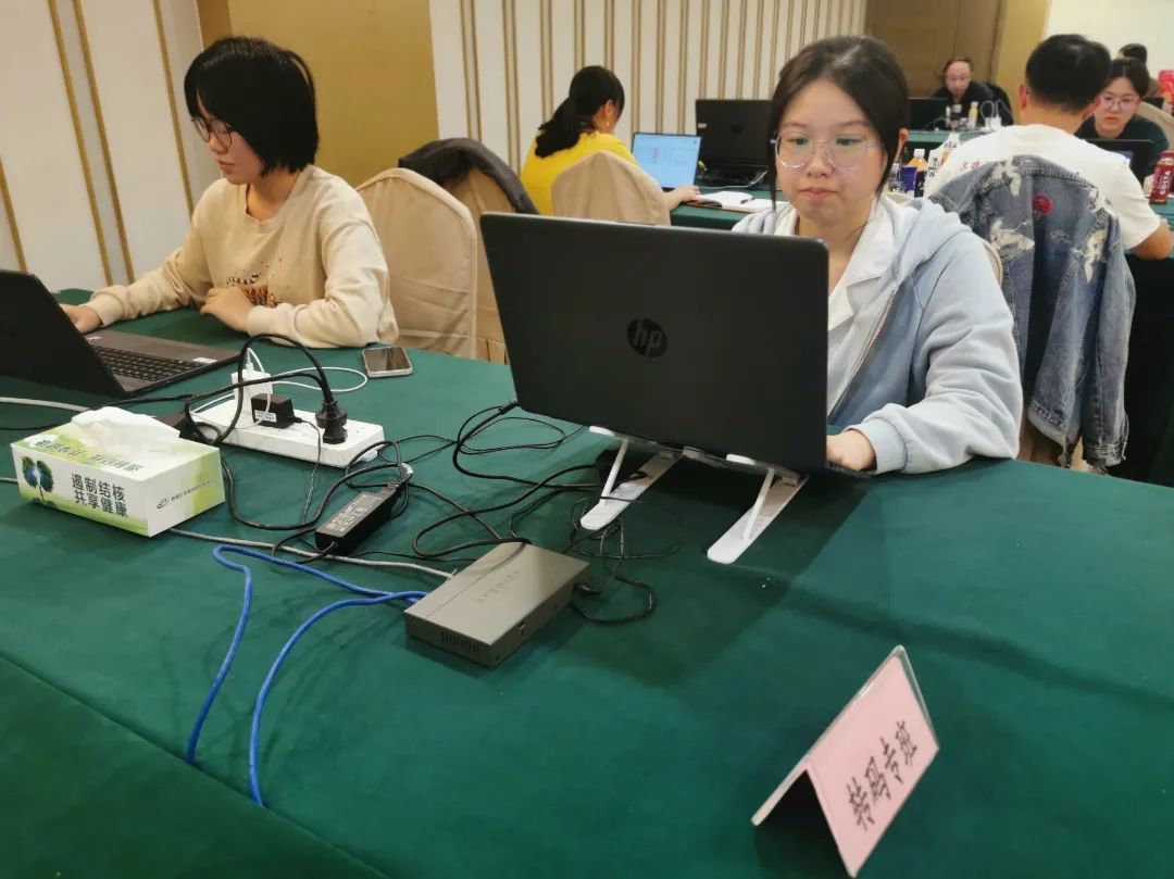 坚守战疫岗位的逆行先锋故事,抗疫中的志愿者故事