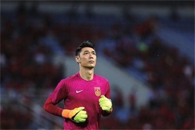 曾诚申花门将视频,广州恒大门将曾诚年薪多少